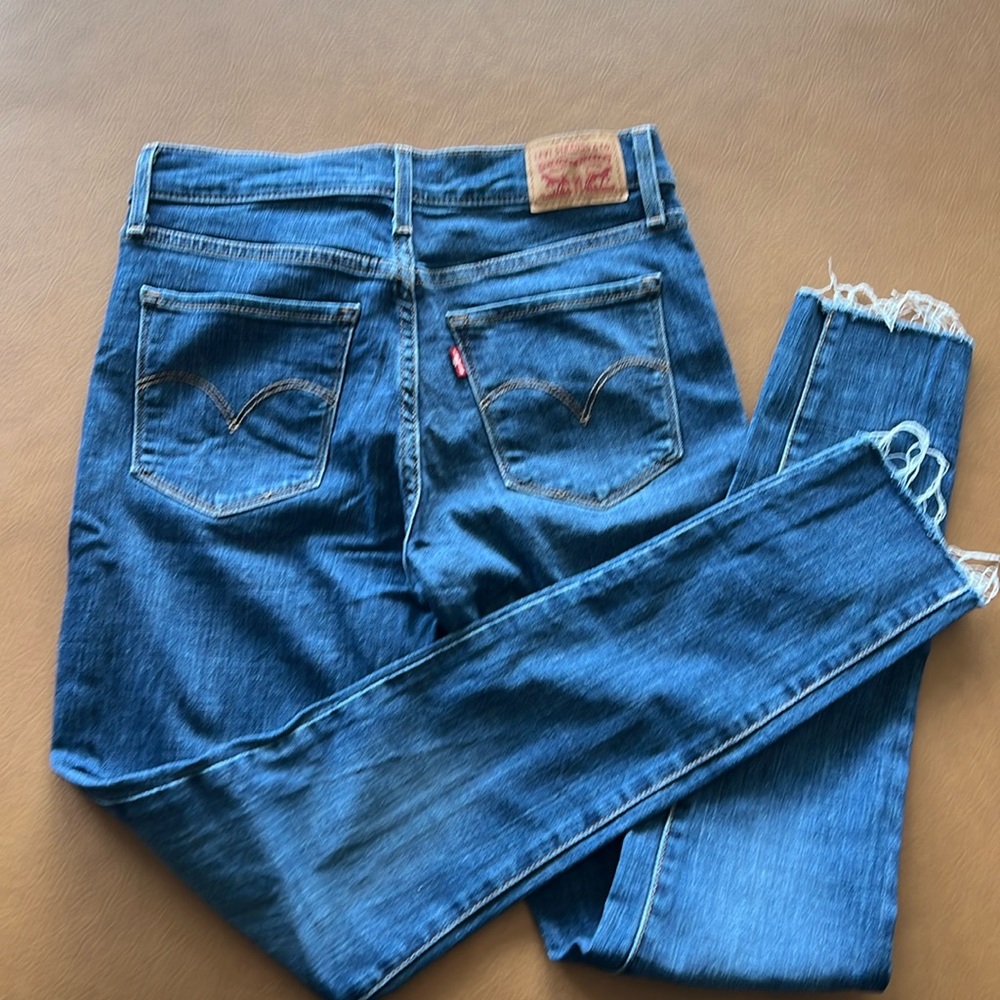 Levis Shaping Skinny Jeans